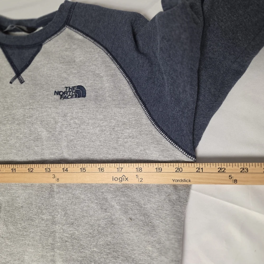 The North Face Men's Two-Tone Gray and Blue Sweatshirt Size Small‎